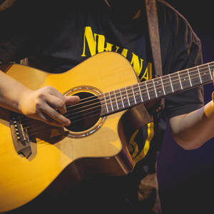 老师帮你打脚枪
